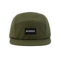 Extragroße olivgrüne Fivepanel Cap mit BGBRNS Patch in schwarz auf der Vorderseite.